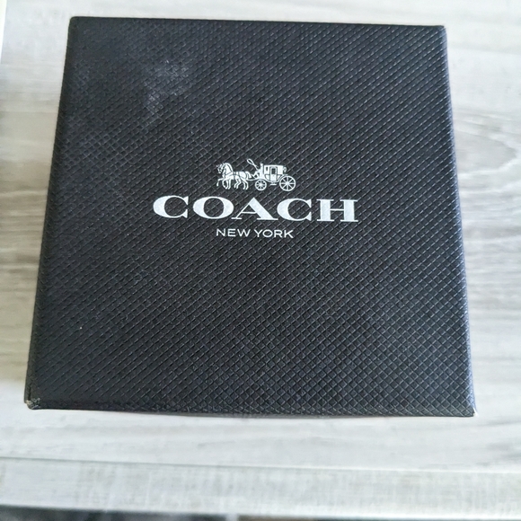 Coach Watch - Picture 3 of 3